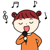 カラオケを歌っている女の子