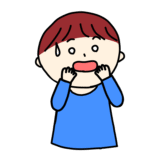 とても驚いている男の子